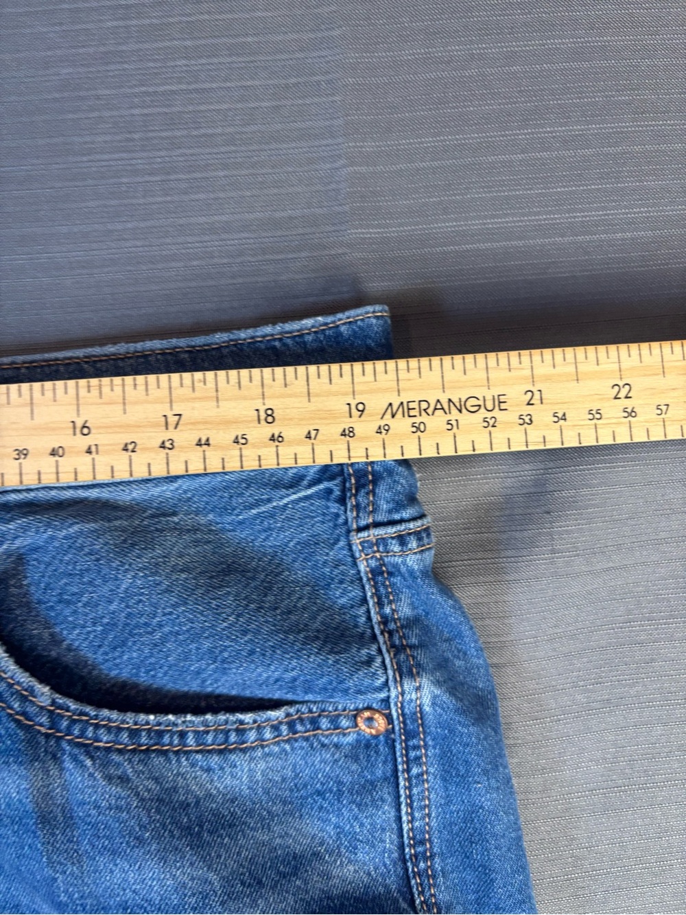 American Eagle Relaxed Denim Shorts Women’s Size 18 Blue Mid Rise Jean Shorts - Picture 6 of 7
